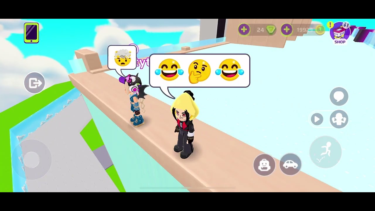 Hiii! Today I’m gonna show you how im playing with my friends - YouTube