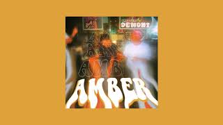 Video thumbnail of "Unusual Demont - Amber"