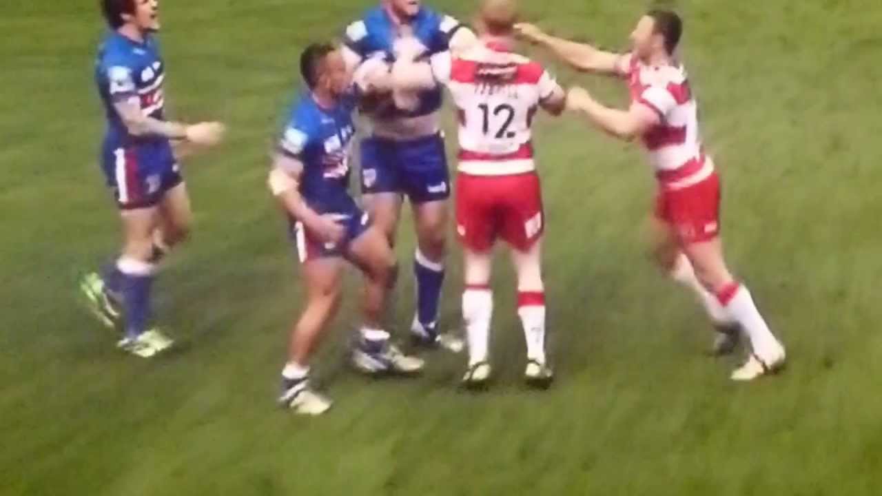 Justin Poore punches Liam Farrel