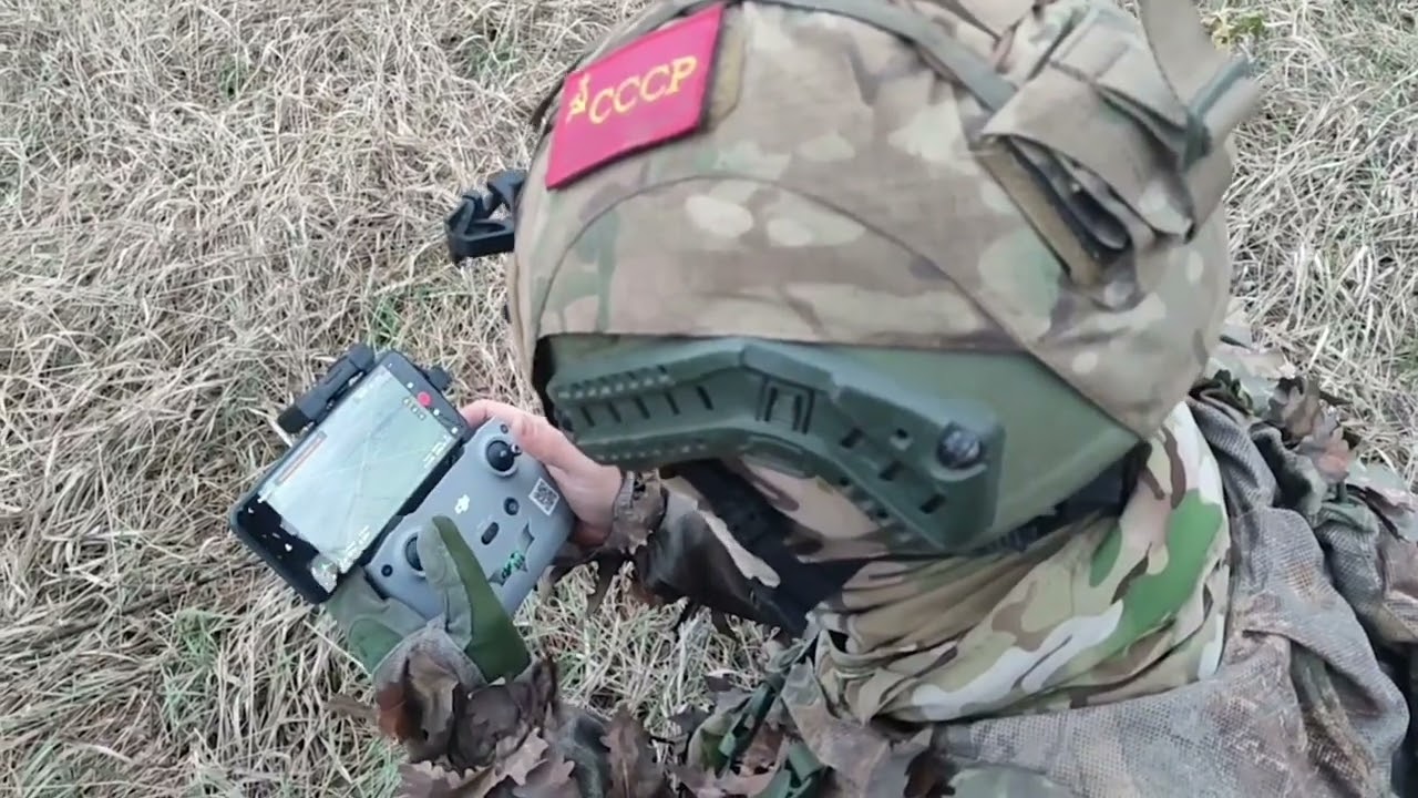 this video show the Special forces together with artillery destroying the enemy infantry.