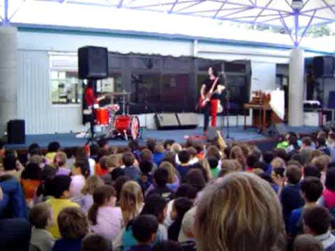 White Stripes, Freeman's Bay Primary School, 2003