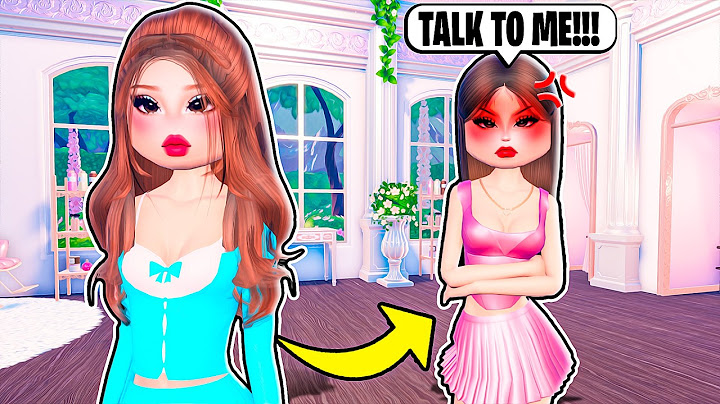 IGNORING My SISTER in Dress to Impress!