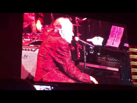 Jerry Lee Lewis Great Balls of Fire & Whole Lotta Shakin' Goin' On Golden Nugget January 2017