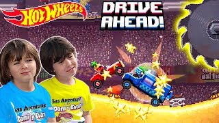 HOT WEELS DRIVE AHEAD 🏎DANI y EVAN juegan a el REY de la COLINA! 😱juegos y aplicaciones para niños