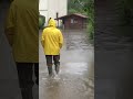 Evakuierung nach Dammbruch! Video zeigt überfluteten Ort in Bayern #unwetter #bayern #hochwasser