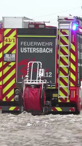 Evakuierung nach Dammbruch! Video zeigt überfluteten Ort in Bayern #unwetter #bayern #hochwasser