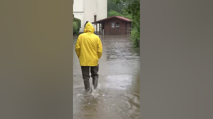 Evakuierung nach Dammbruch! Video zeigt überfluteten Ort in Bayern #unwetter #bayern #hochwasser