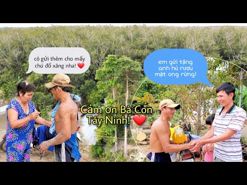 Video VUA KHỈ MIỀN TÂY được BÀ CON TÂY NINH yêu mến tặng quà... - youtube