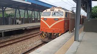 7502次貨列通過新富(約59.6km/h)