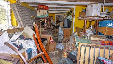 ABANDONED HORSE HOUSE WITH CATS AND ALOT OF STUFF