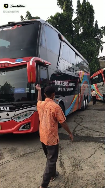 Bus Rosalia Indah Blitar solo jakarta #bus #bis #rosaliaindah #terminal #rosalia #busmalam