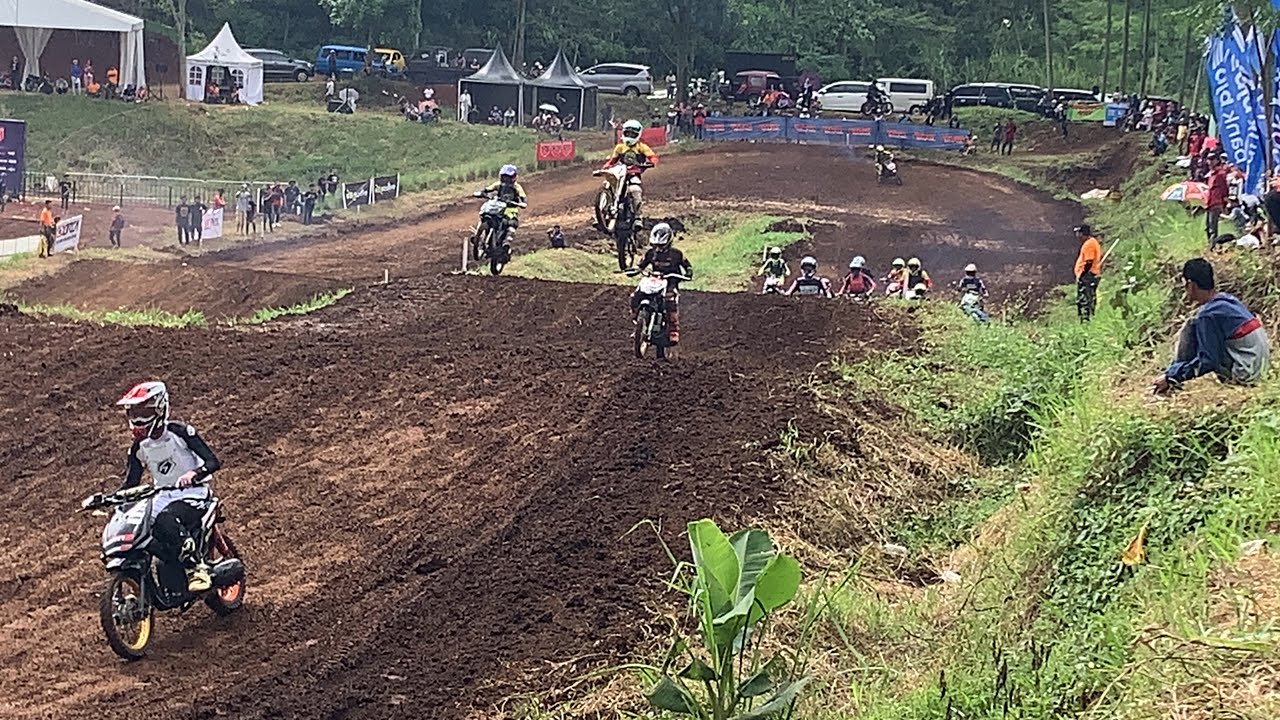 MATIC FFA !!!!!!! DI KEJUARAAN GTX MX PIALA KONDIKLAT TNI AD SIRKUIT SILIWANGI BANDUNG