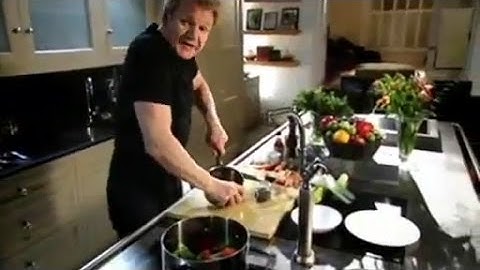 Gordon Ramsay How To Make Chicken Stock From Scratch