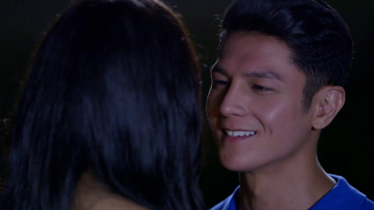 Lorenzo and Dulce enjoy a sweet moment Los Bastardos episode 66 YouTube