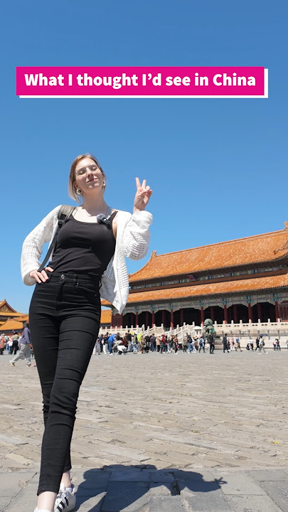 I did NOT expect to see this in china. I'm not complaining though 🤤 #hot #china #travelvlog