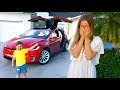 ТАКОЙ ПОДАРОК от СЕНИ Мама НЕ Ожидала! Подарок Tesla Model X! Мама в Шоке!