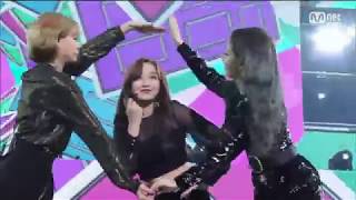 #10[TWICE Funny] Cười rớt hàm răng giả cùng TWICE trên sân khấu GCMA 2018