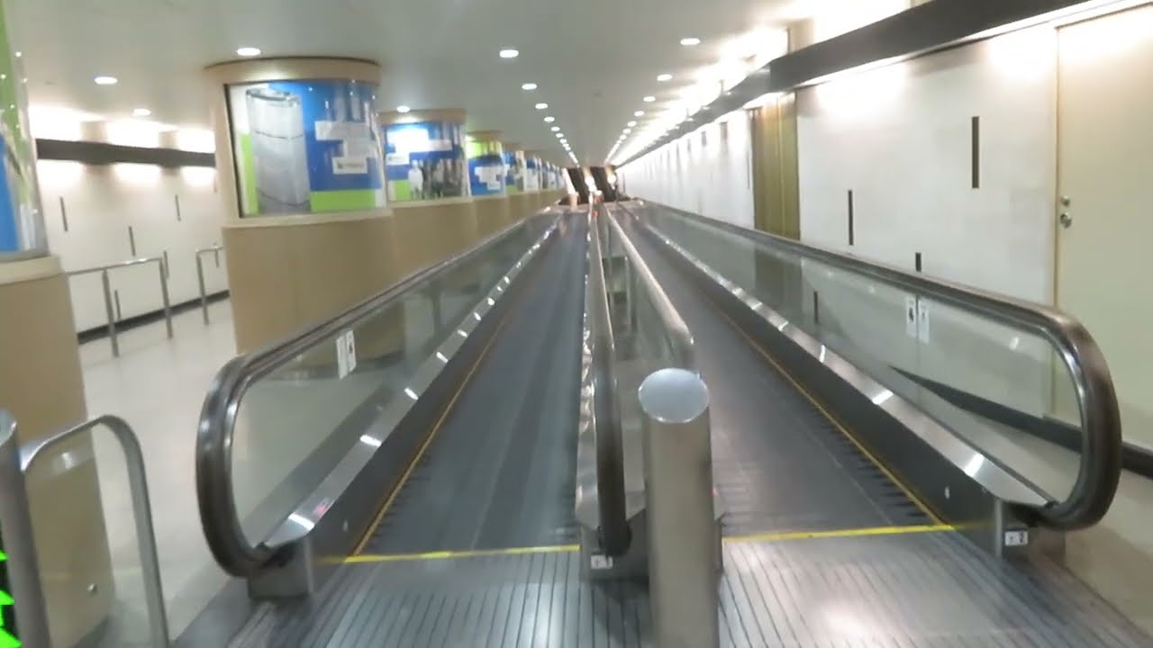 阪急梅田「動く歩道」 前面展望 2023/11/05(日) 大阪市北区