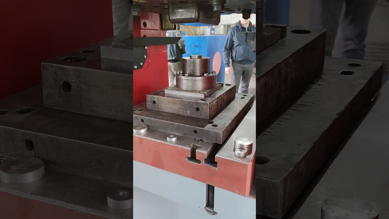 Knuckle joint press KB 8340 1000t. Full recondition/retrofit. Pressure test #3.