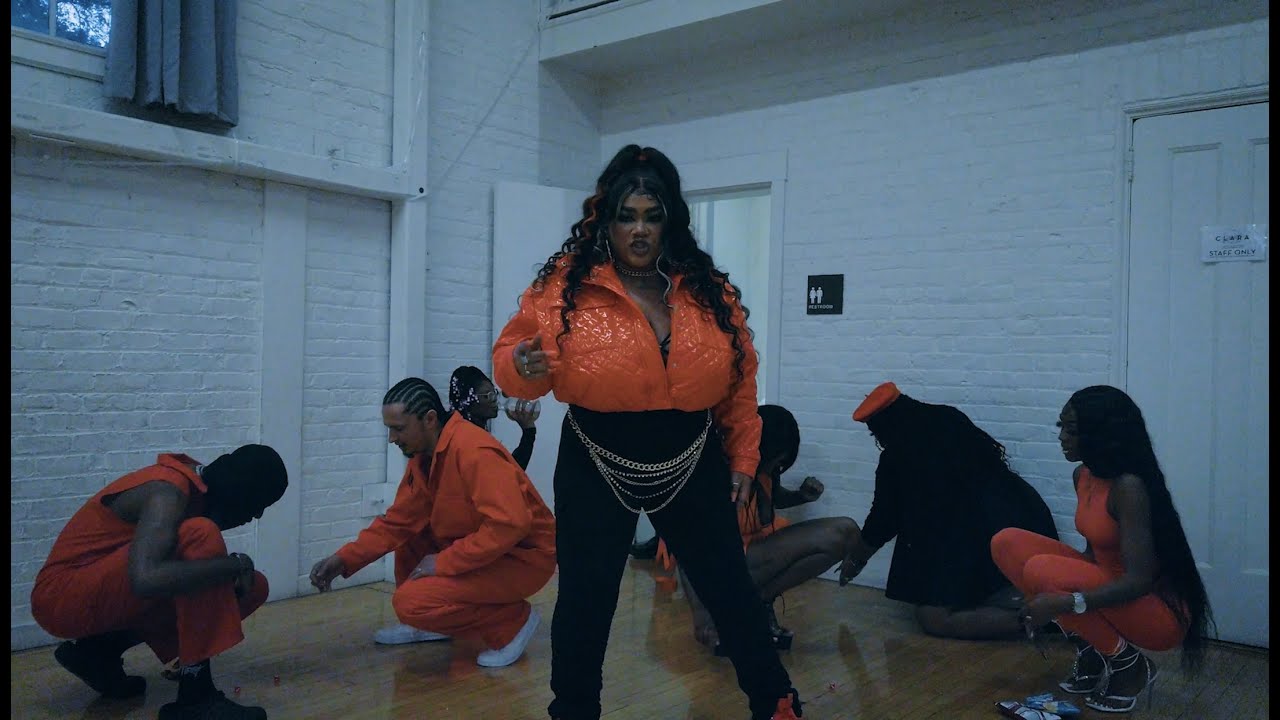 Regardez John'Nay Lasha "Jail" (Official Music Video) sur YouTube Regardez John'Nay Lasha "Jail" (Official Music Video) sur YouTube