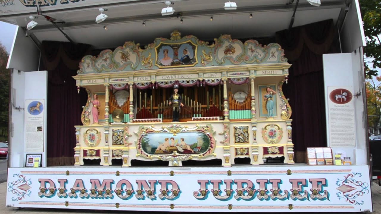 Diamond Jubilee Organ plays Looney Tunes Medley