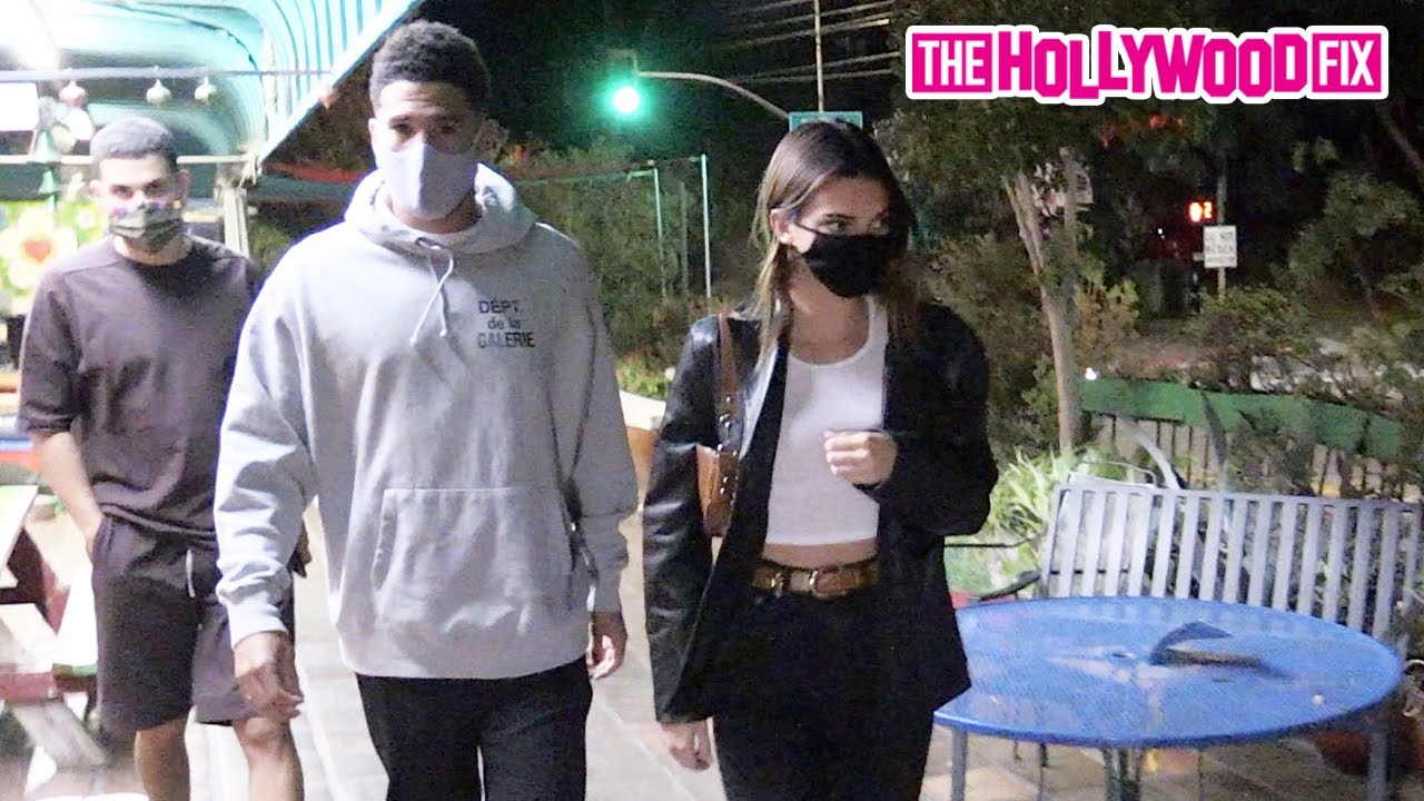 Kendall Jenner & Devin Booker Enjoy A Romantic Date Night Out Together Over Wine & Pizza 10.3.20