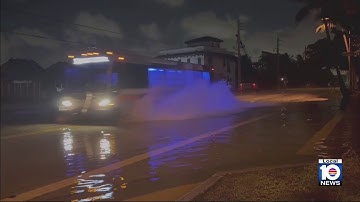 King tides flood streets in South Florida