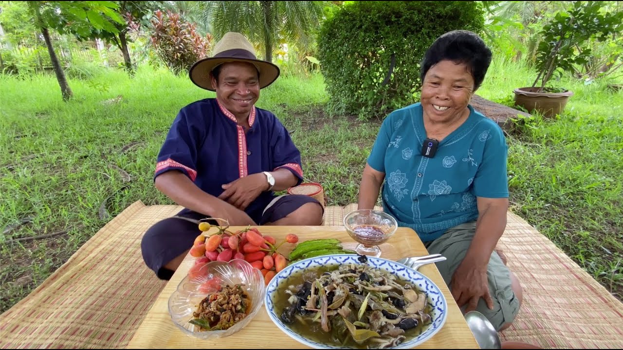 แกงเห็ดปลวกจิก ตาเก็บจากนาสดๆมาให้ยายเตี้ยแกงให้กิน เห็ดหวานมากๆ