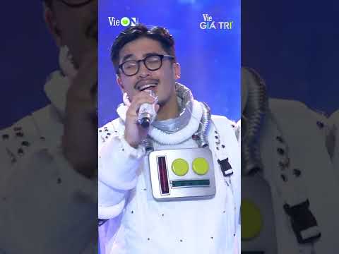 Video Fan tiết hùi hụi khi Vũ live Bước Qua Nhau cực da diết... - youtube