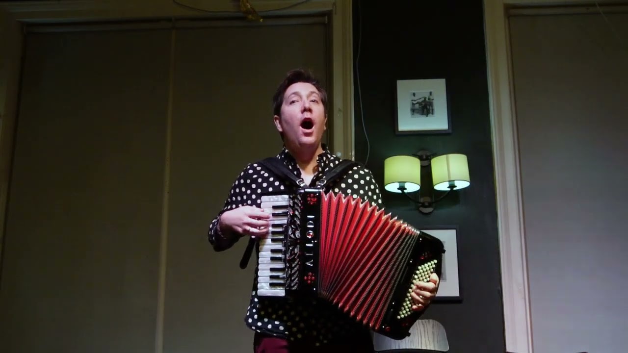 Jim Causley at The Bridge Folk Club – Mari Lwyd (Welsh trad), The Dartmoor Wassail (English trad)