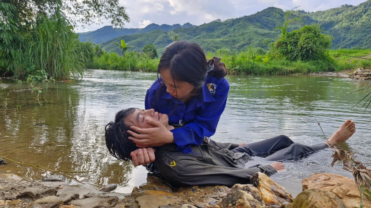 The kind police officer helped Ly Tu Lien, inadvertently putting himself in danger.
