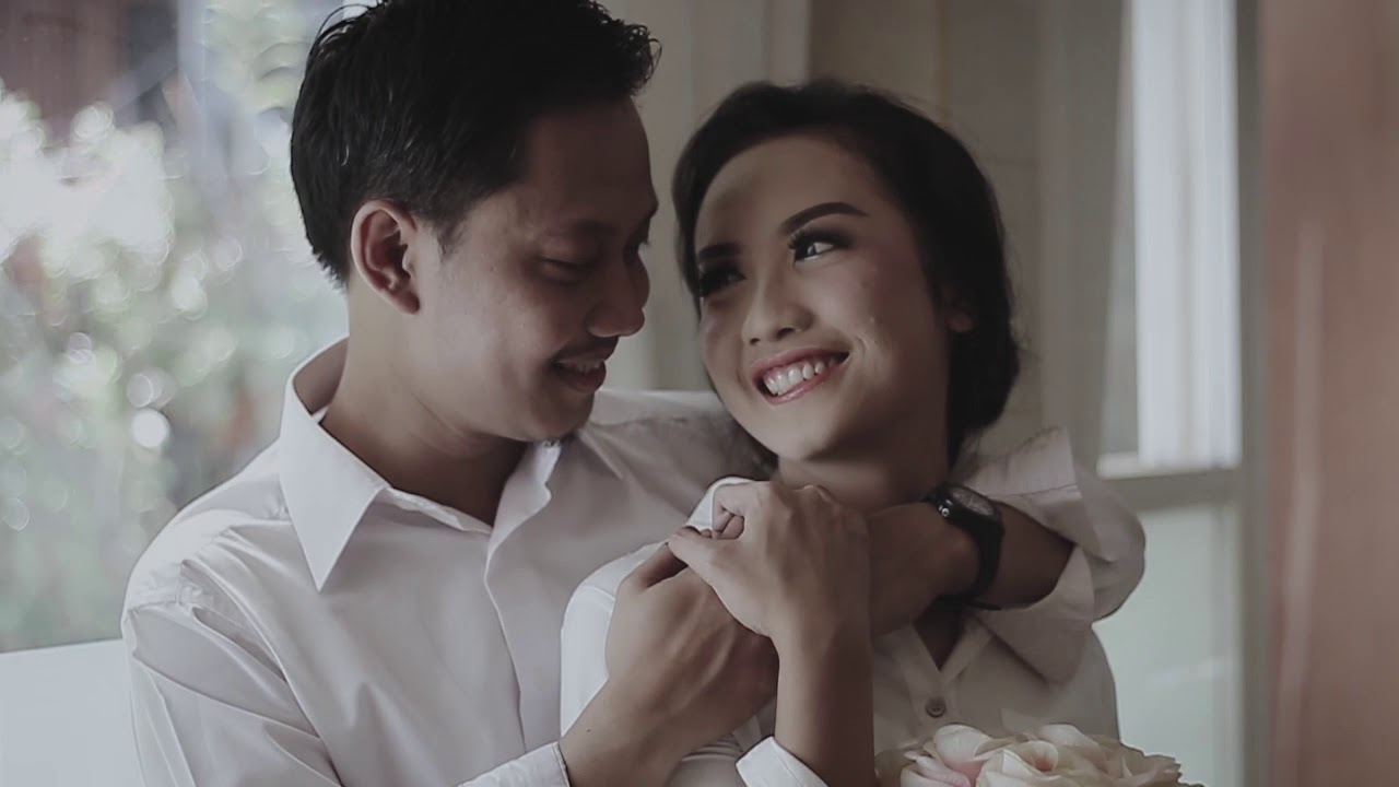 Prewedding Indoor - Ifi & Rio - YouTube