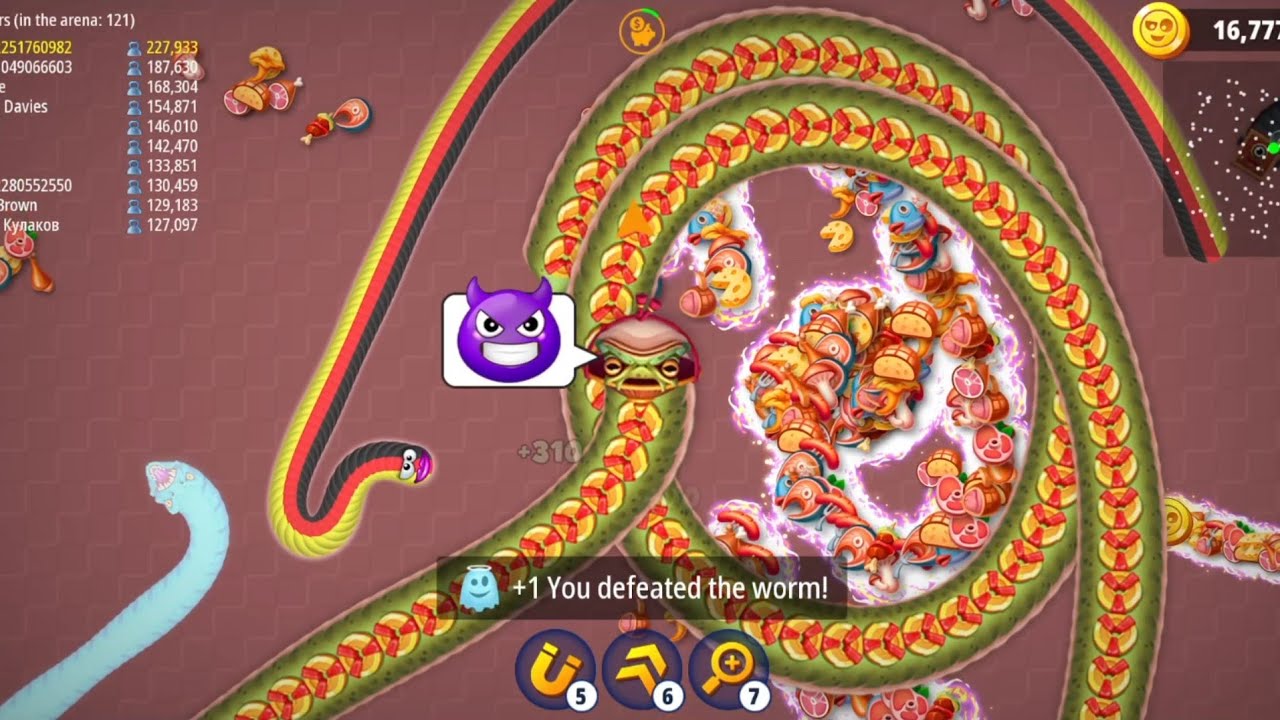 The King Snake Attack! 👑🐍 | Worms Zone #HeroWersKING