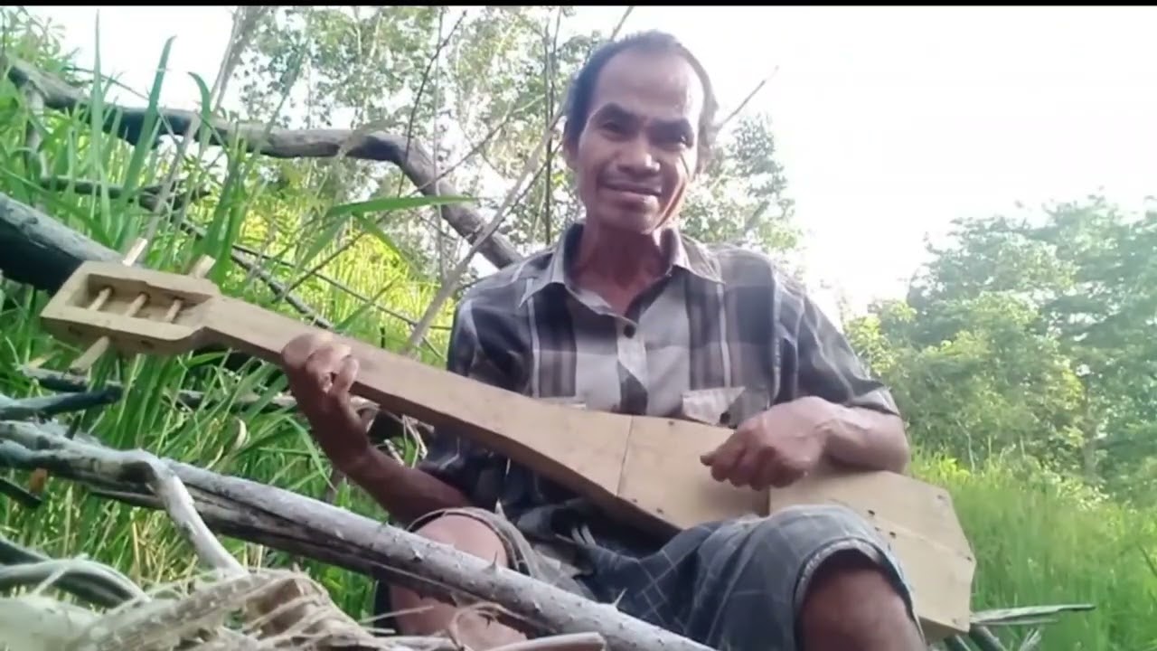 KARUNGUT DAYAK SIANG MURUNG                    