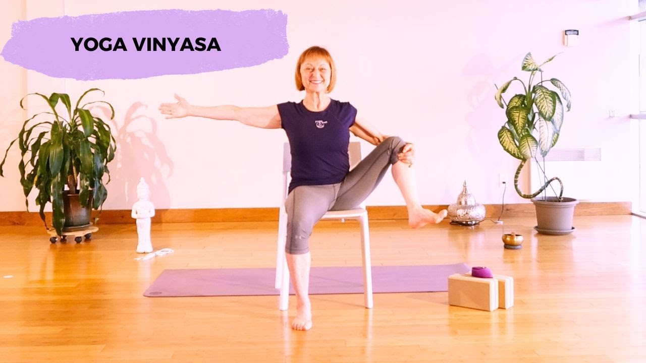 20 minutes de yoga vinyasa sur chaise | YOGA TOUT (Français)