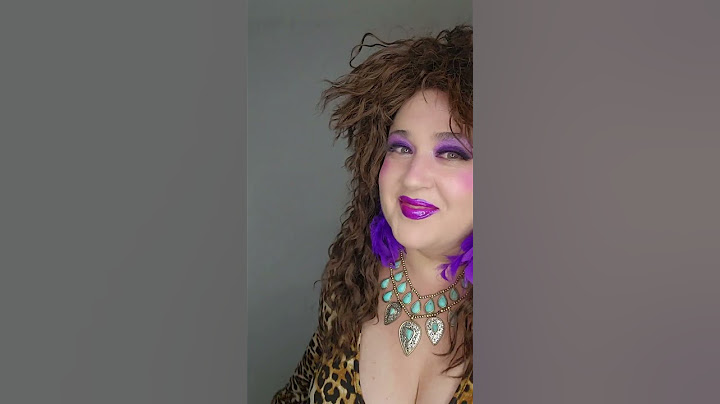 My Mom's reaction to Hot Looks Donna! #salon #hairstylist #charactercomedy #80s #80saesthetic