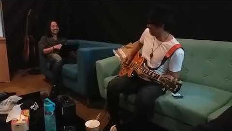 Abdee Nyanyi Ridho Main Gitar Keseruan Duo Gitaris Slank
