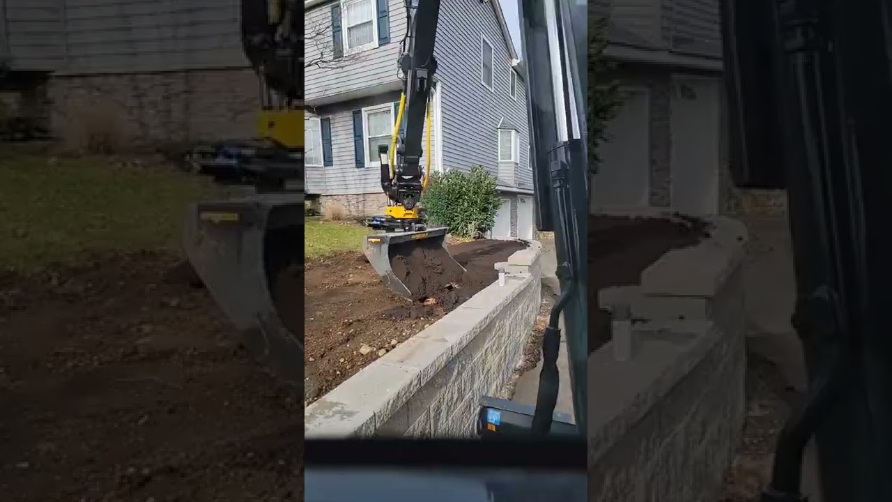 Engcon Grading Excavator