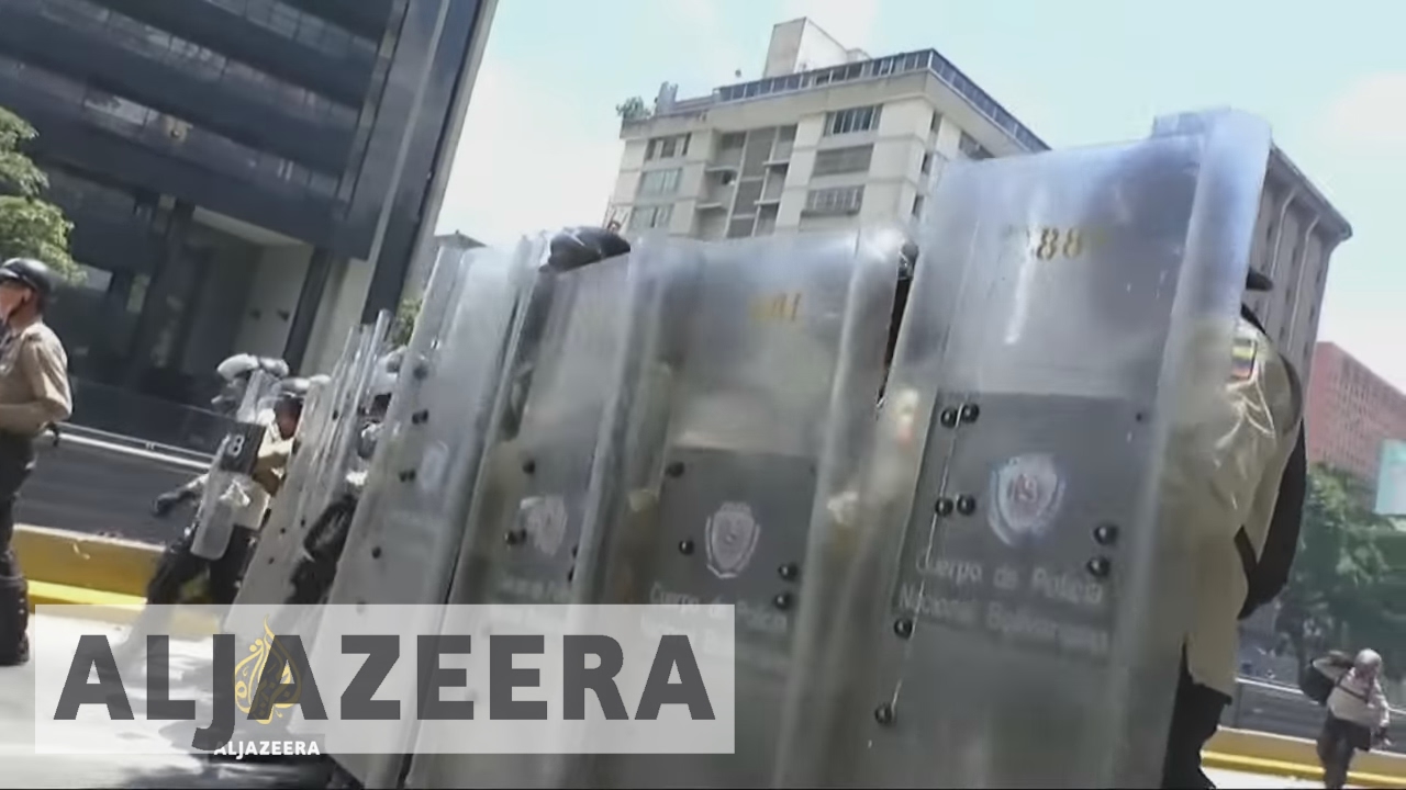 تتواصل الاحتجاجات المناهضة لمادورو في فنزويلا
