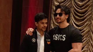 Tiger Shroff Meeting His Fans🤗❤️ #TigerShroff #TigerShroffFans #FanMoment #FanInteraction #baaghi4