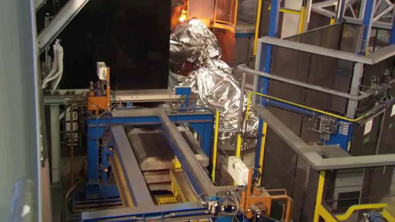 Foundry Robot Protection KUKA Robots for Foundry cover housse de protection - YouTube