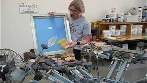 How To Screen Print: Choosing Squeegee Size