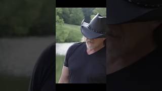Country vibes for a good ol time/ Mind on Fishin' #traceadkins