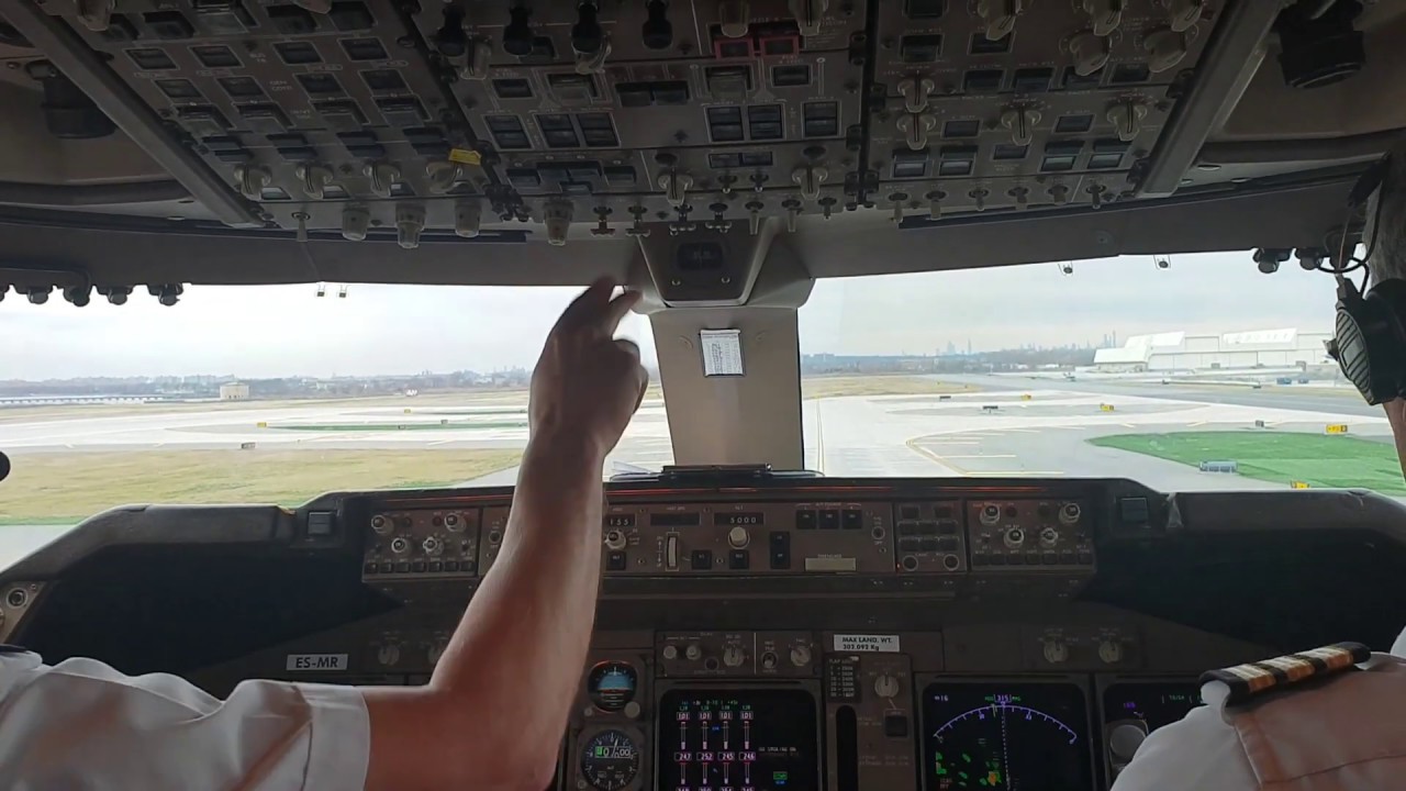 Jfk Tower View Epic Planespotting From John F Kennedy International Airport A380 777 A350 By Flapsnslats