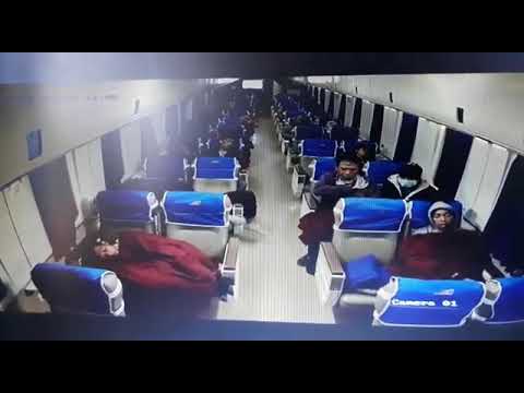 TERCYDUK !!! Sepasang suami istri tertangkap cctv saat melakukan tindakan tak SENONOH di kereta api