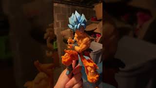 SSGSS goku statue from comic-con
