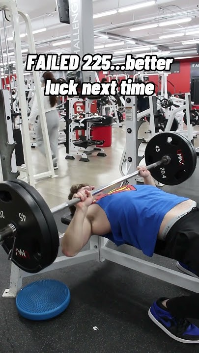 share-with-someone-who-can-bench-225-fitness-biceps-bicepsworkout