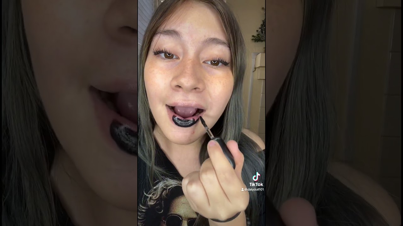 How to Wear Black Lipstick/MAC Cosmetics