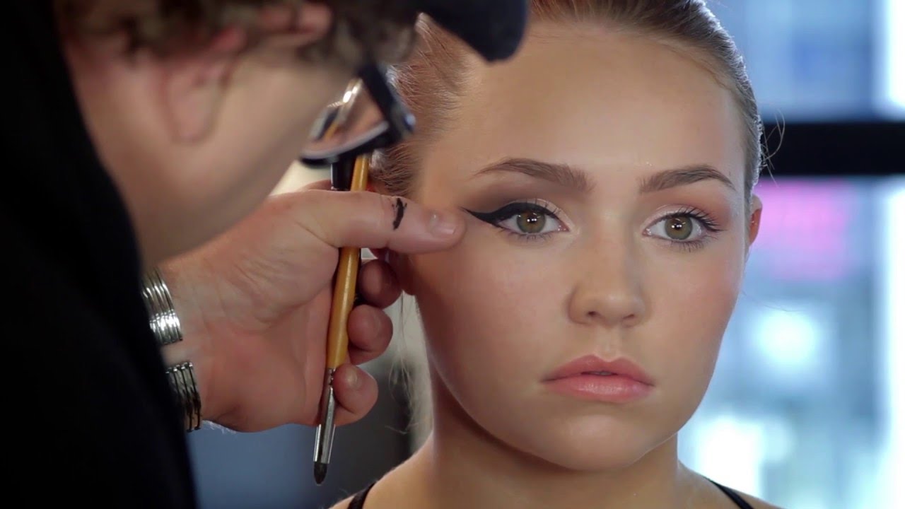 Episode 18 - Eyeliner