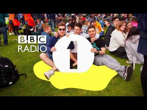 Видео: [Lyrics + Vetsub] Young - The Chaismokers live at Radio 1's Big Weekend 2017